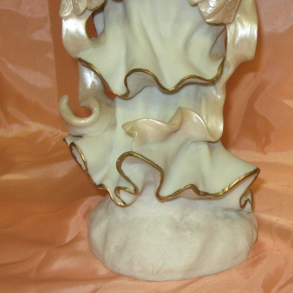 Two 15" Angels Playing Instruments Statues - Picture 8 of 12